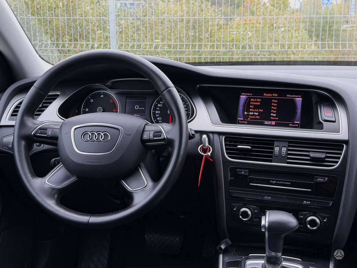Audi A4 2013 — photo 16