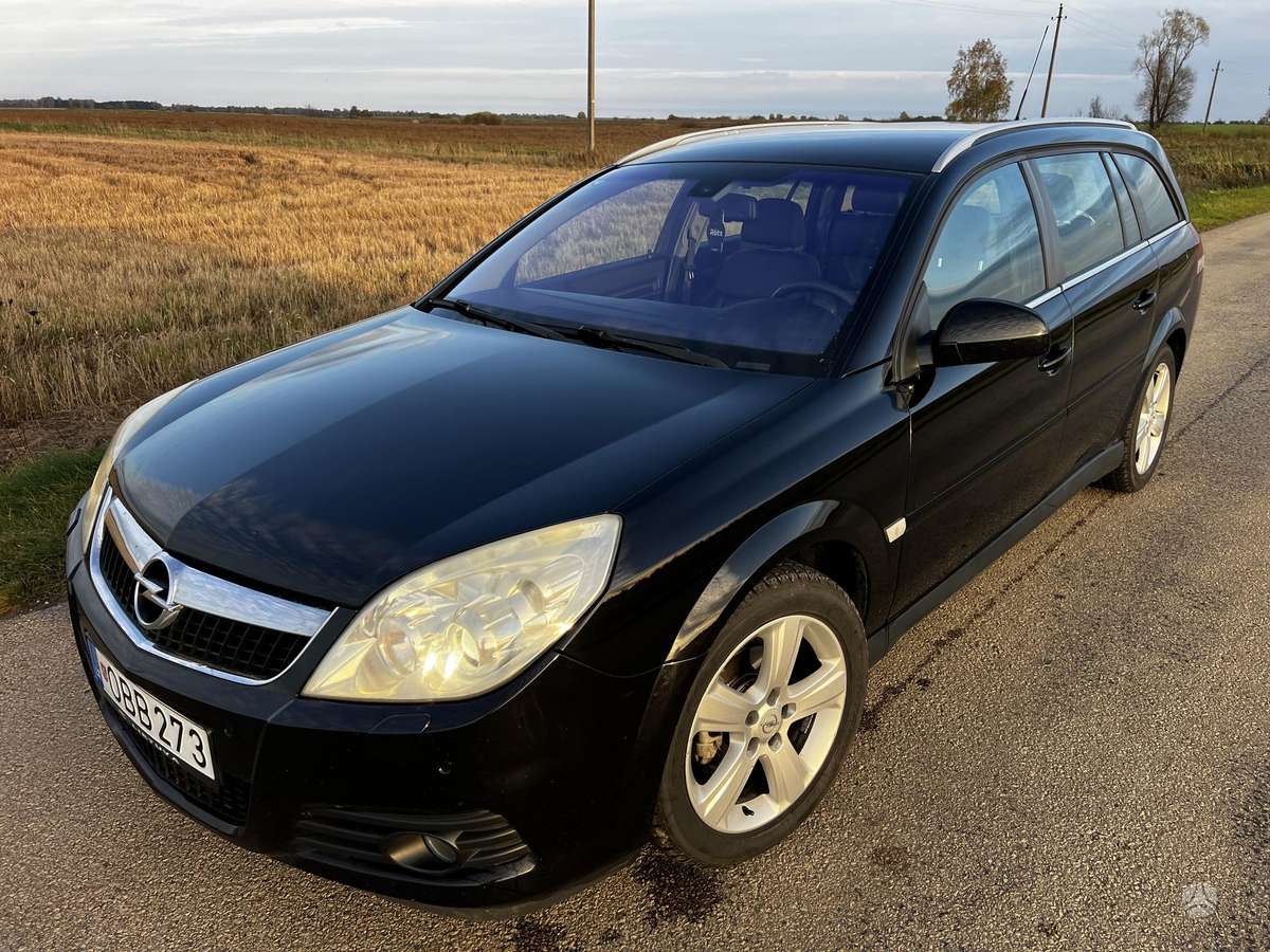 Opel Vectra 2006 — салон