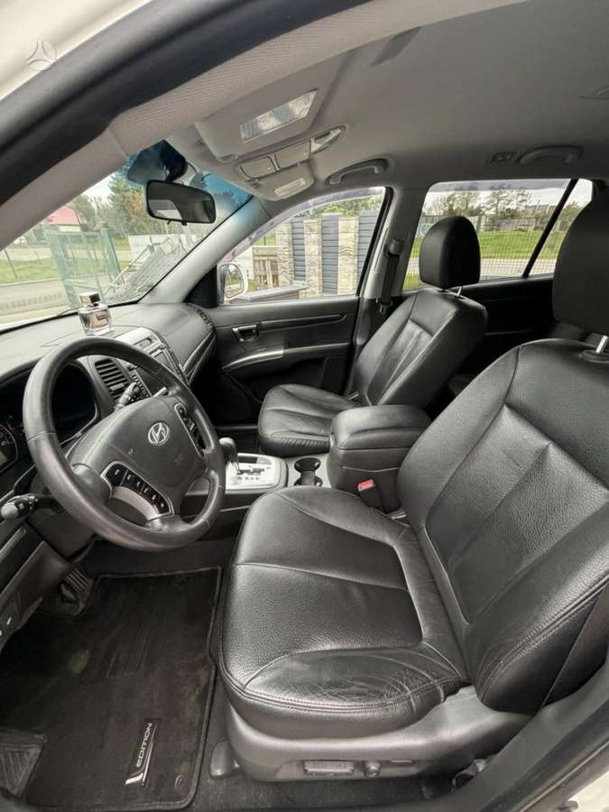 Hyundai Santa 2011 — photo 8