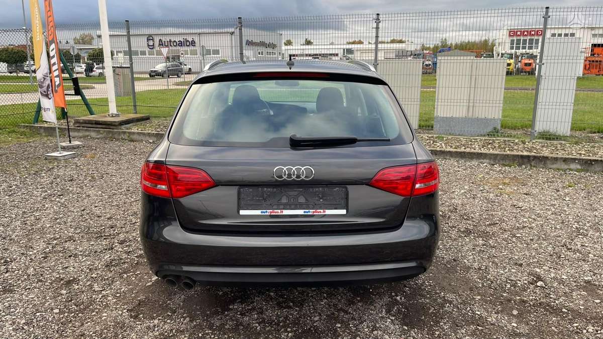 Audi A4 2013 — photo 10