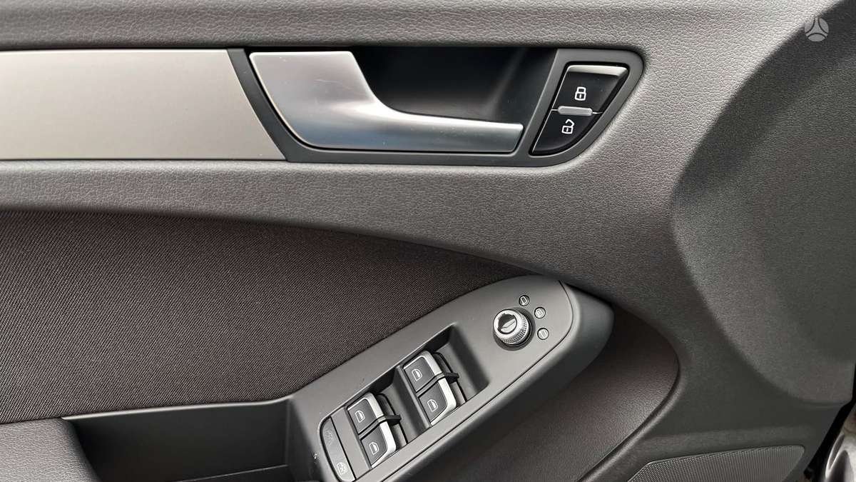 Audi A4 2013 — photo 21