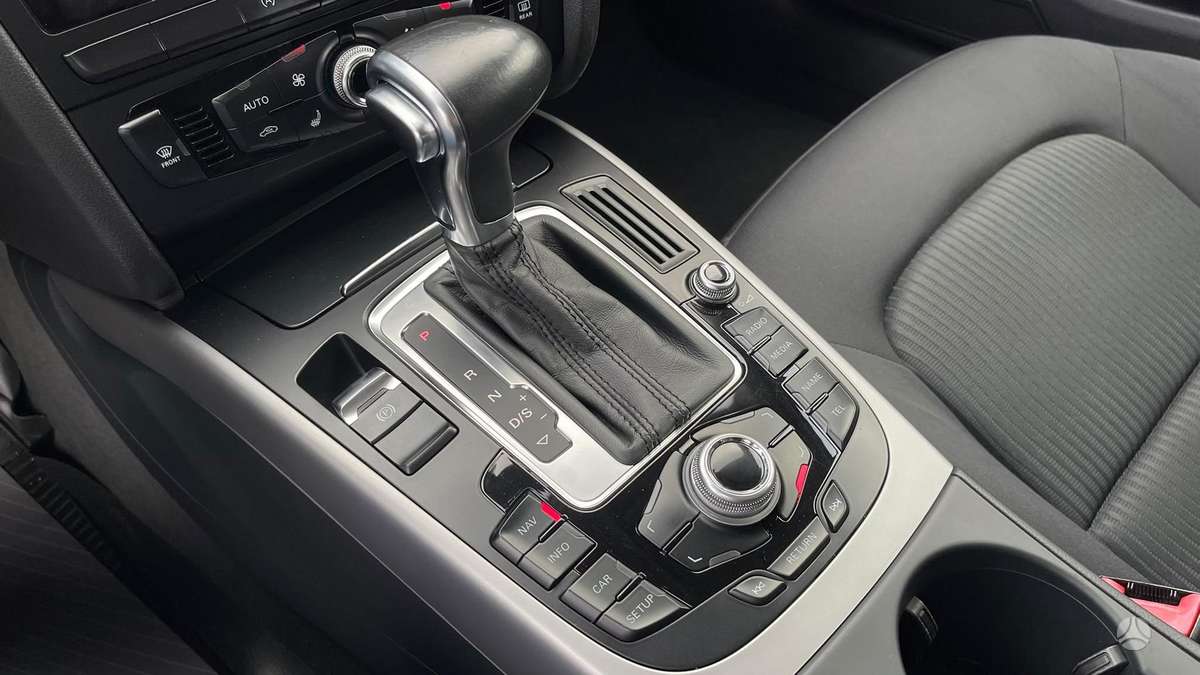 Audi A4 2013 — photo 23