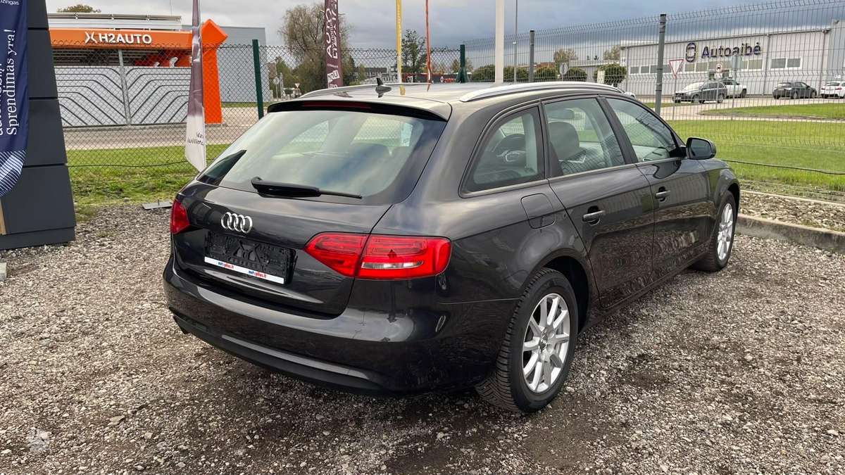 Audi A4 2013 — photo 9