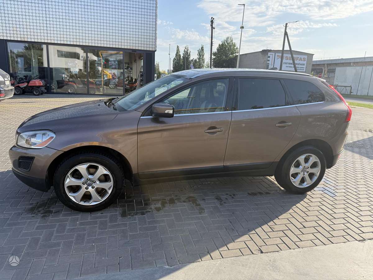 Volvo XC60 2011 — photo 7