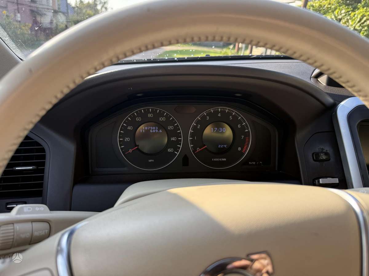 Volvo XC60 2011 — photo 9