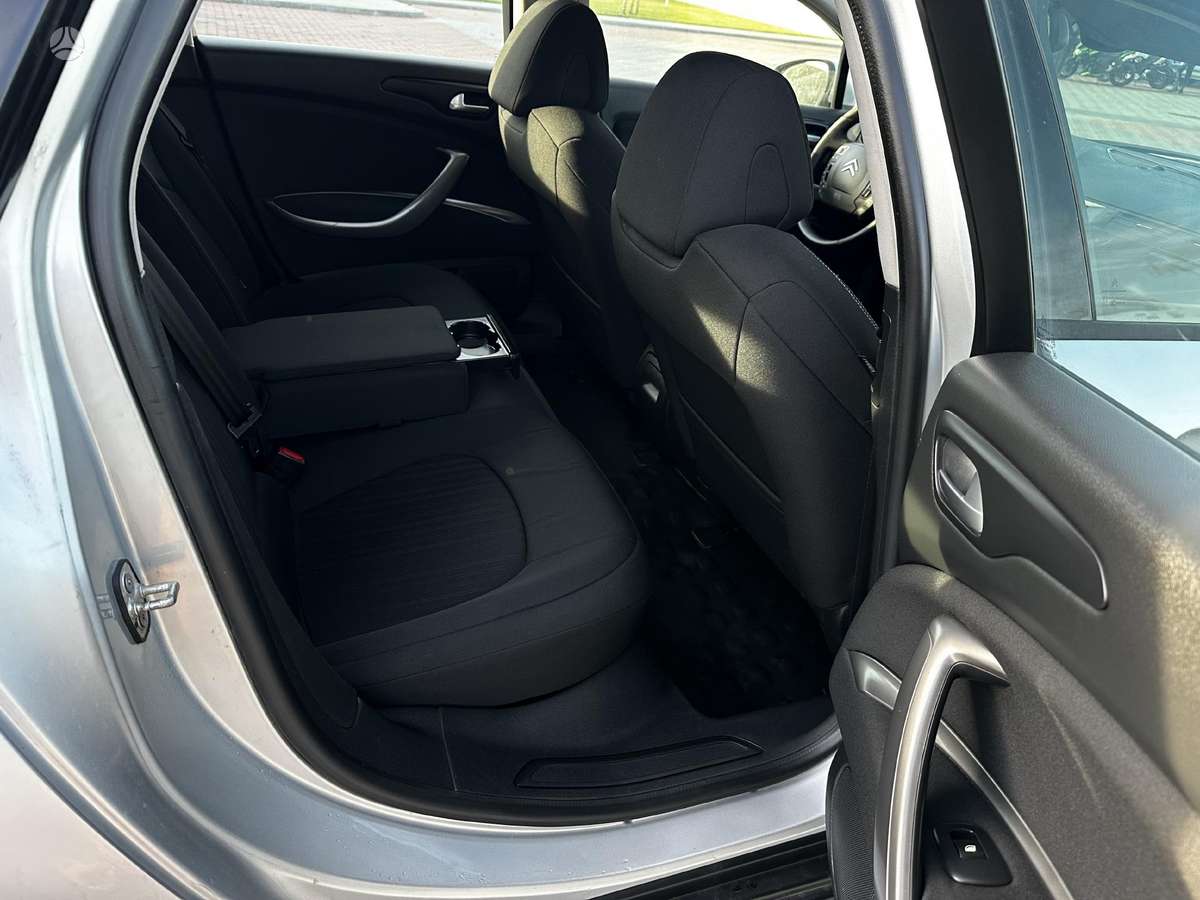 Citroen C5 2010 — photo 16