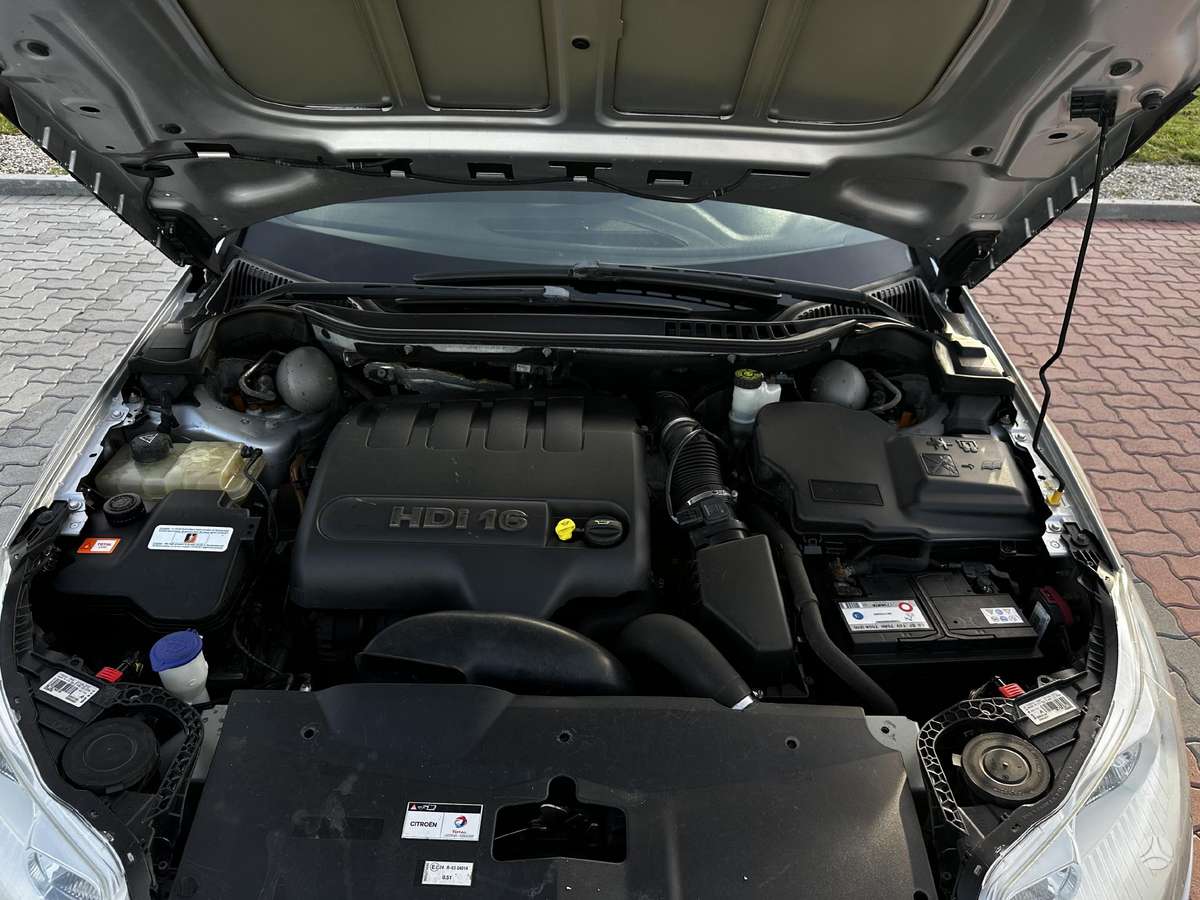 Citroen C5 2010 — photo 20