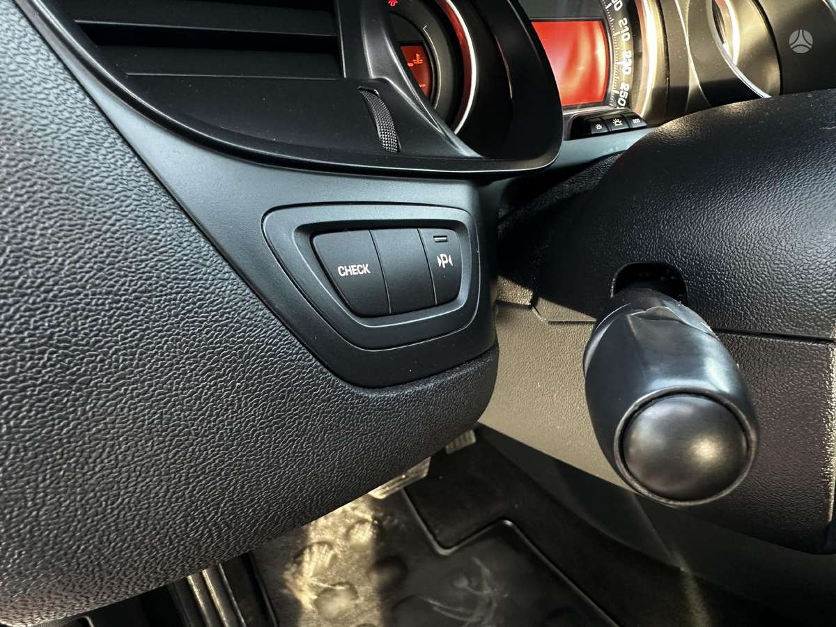 Citroen C5 2010 — photo 7