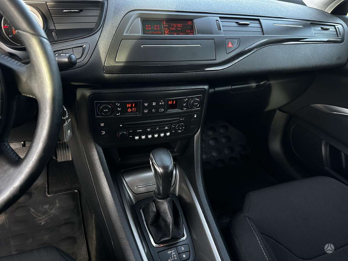 Citroen C5 2010 — photo 9