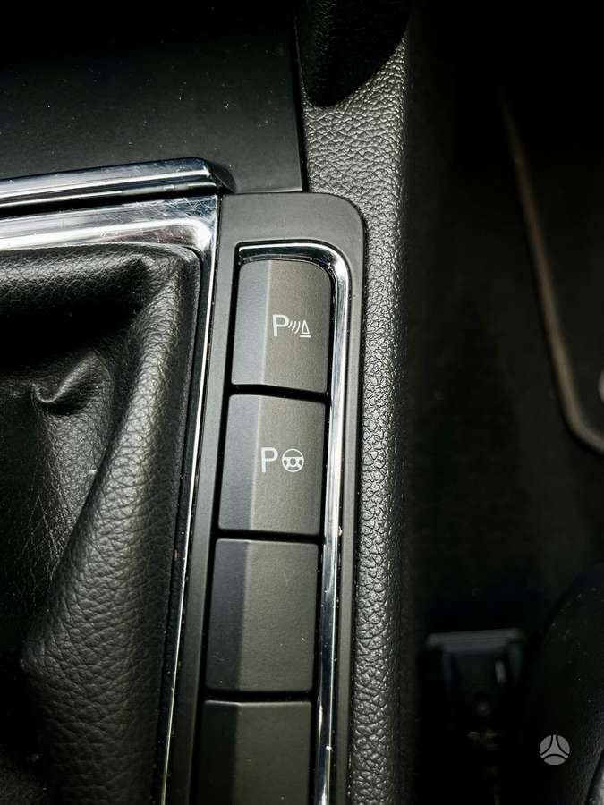 Skoda Superb 2012 — photo 11