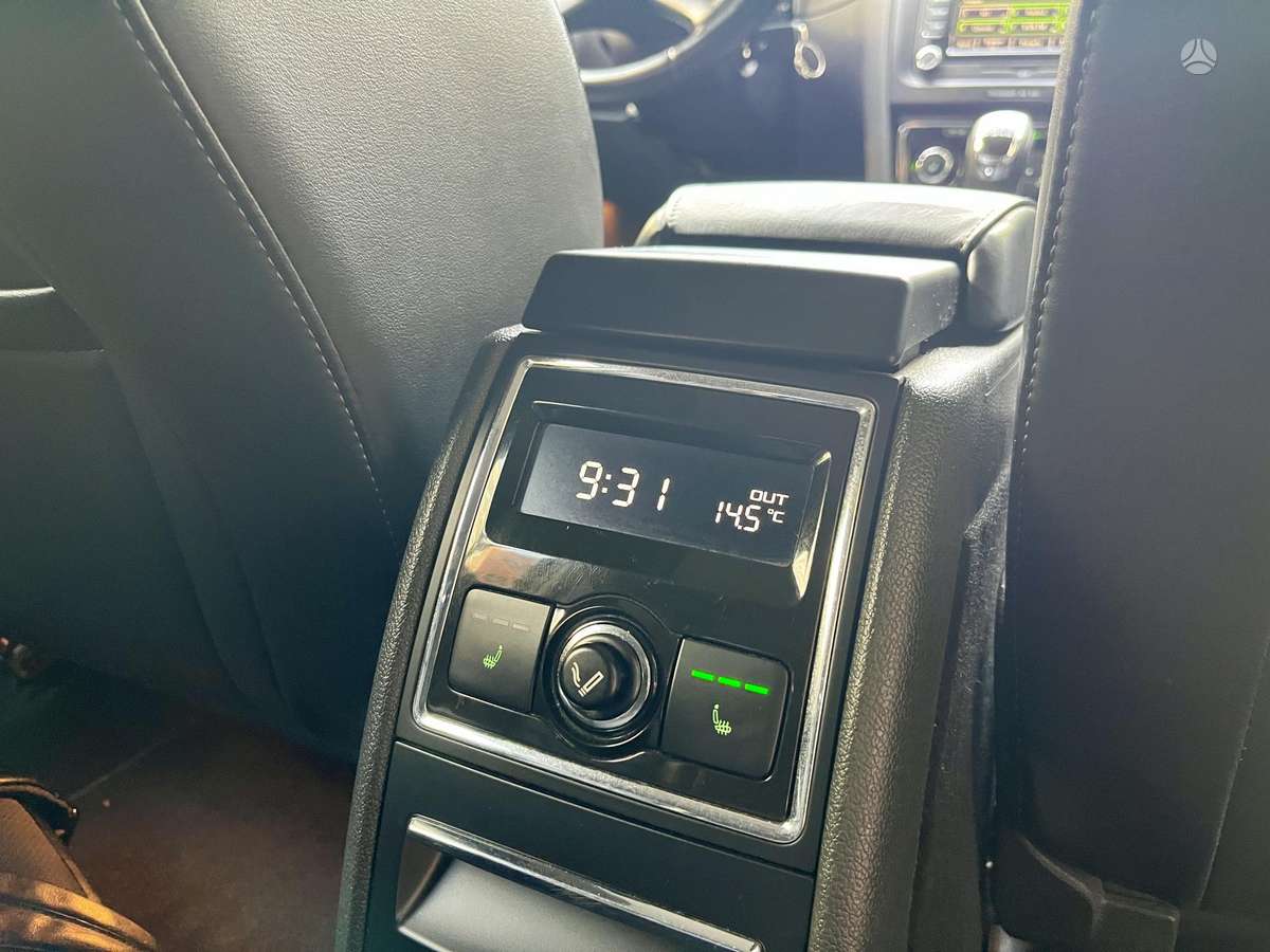 Skoda Superb 2012 — photo 8