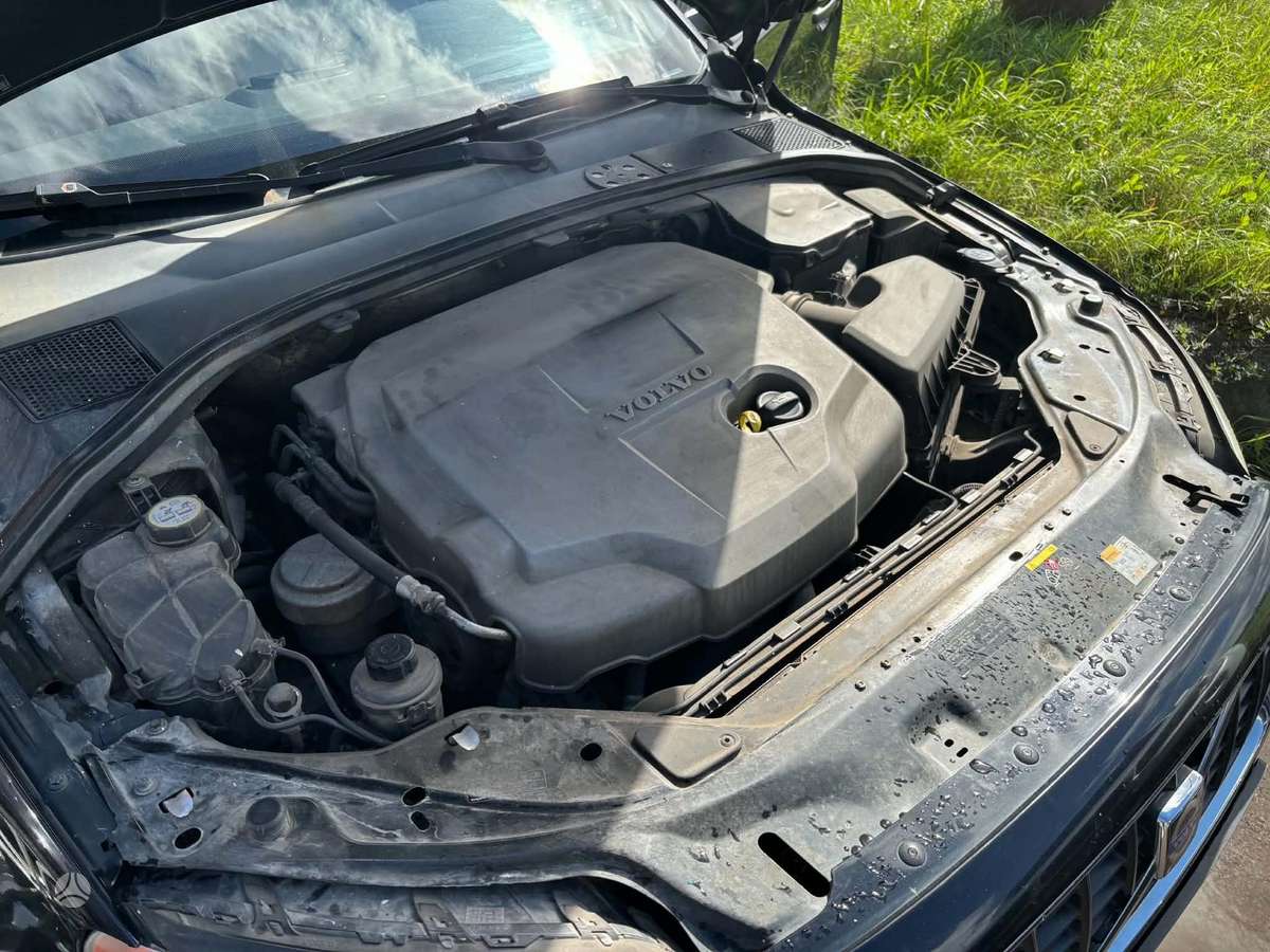 Volvo V70 2008 — interior