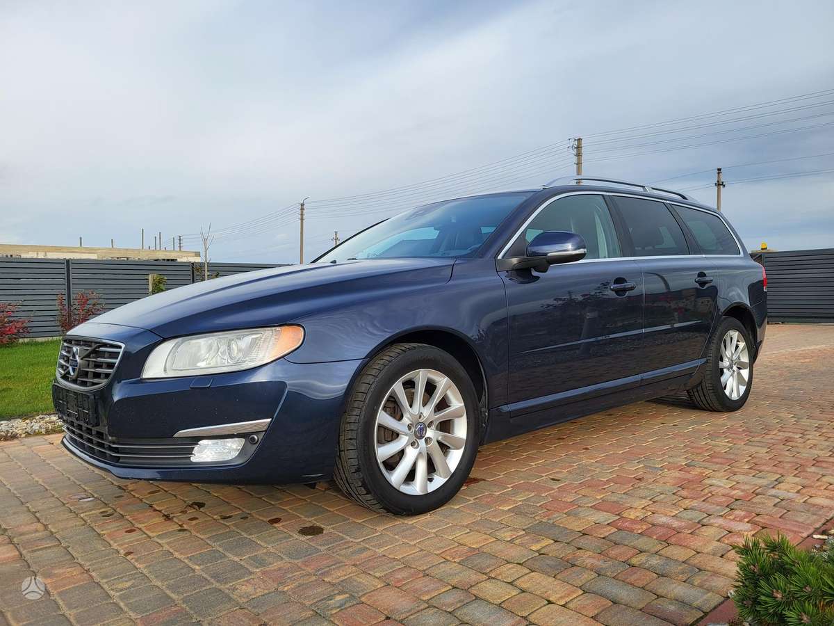 Volvo V70 2014 — вигляд ззаду