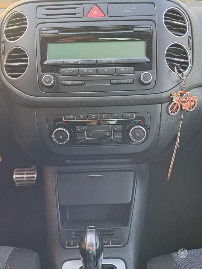 Volkswagen Golf 2011 — photo 7