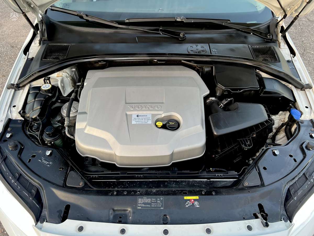 Volvo V70 2009 — photo 12