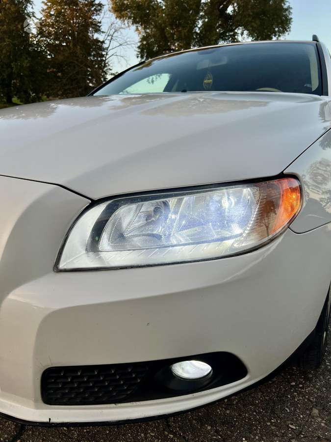 Volvo V70 2009 — photo 15