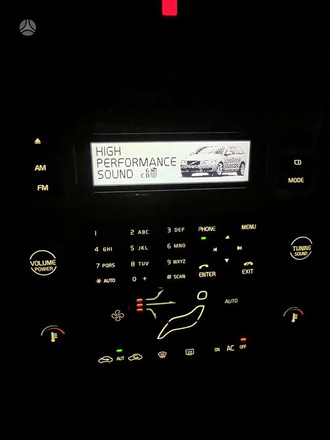Volvo V70 2009 — photo 18