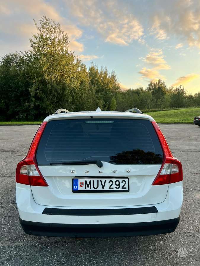 Volvo V70 2009 — photo 7