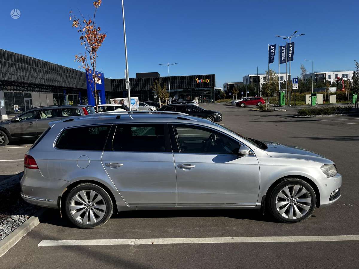 Volkswagen Passat 2012 — photo 10