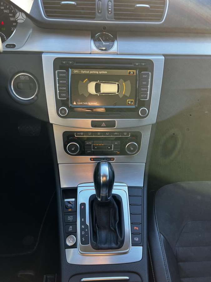 Volkswagen Passat 2012 — photo 12
