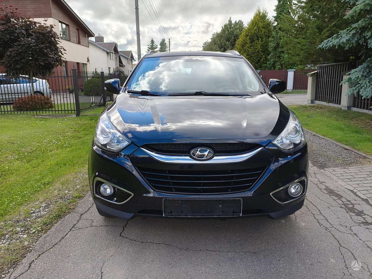 Hyundai ix35 2011 — салон