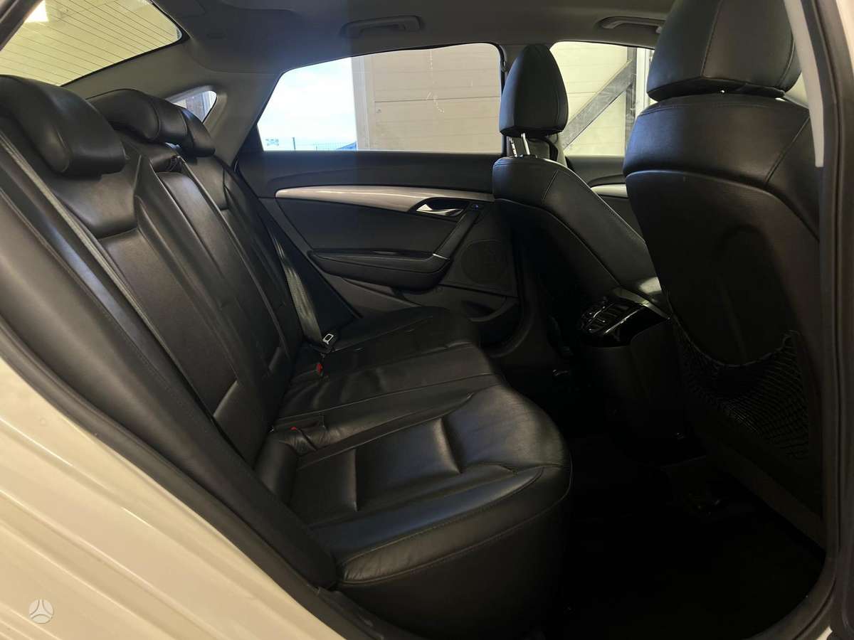 Hyundai i40 2012 — photo 25