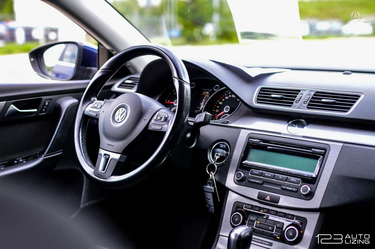 Volkswagen Passat 2011 — photo 11