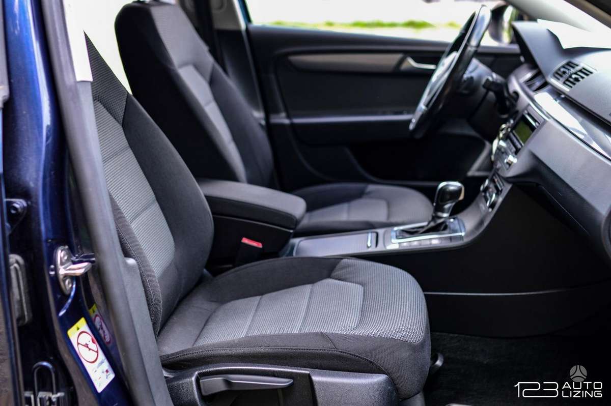 Volkswagen Passat 2011 — photo 12