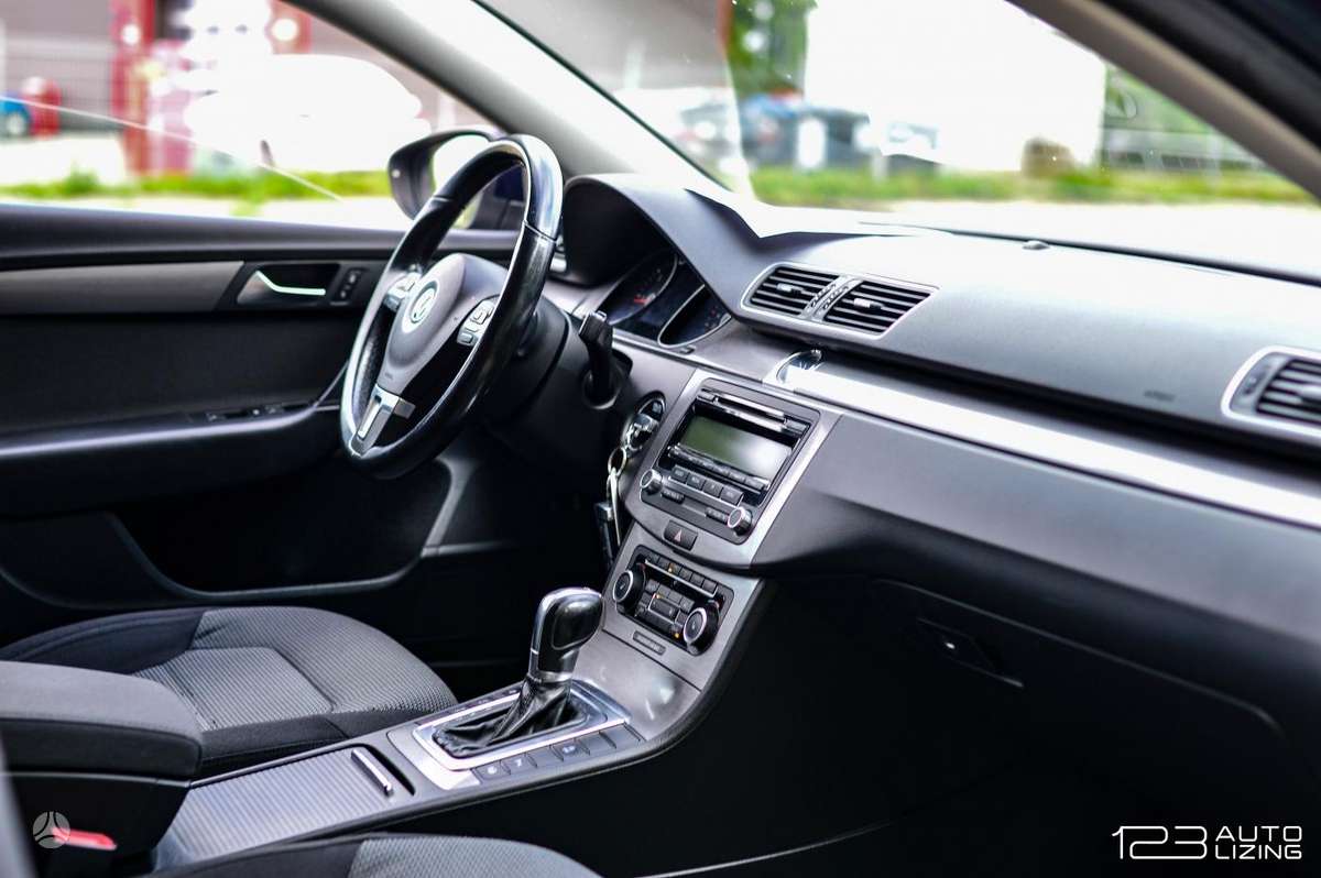 Volkswagen Passat 2011 — photo 13
