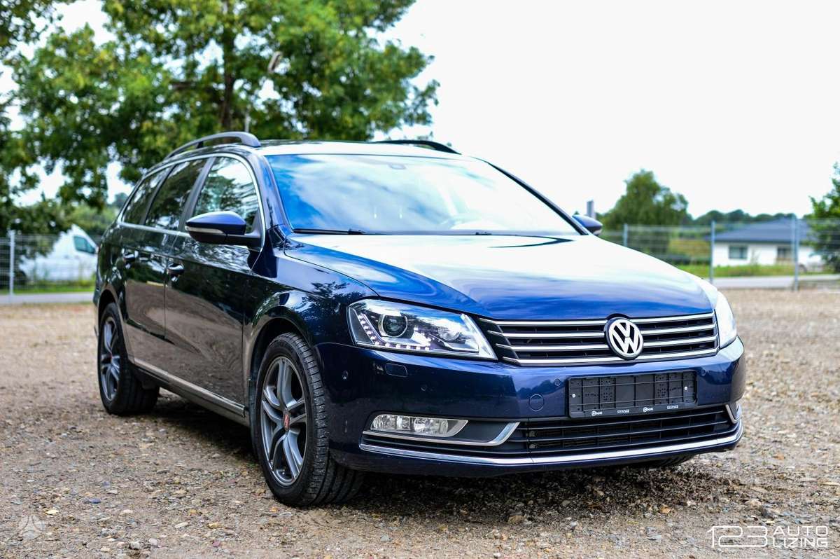 Volkswagen Passat 2011 — interior