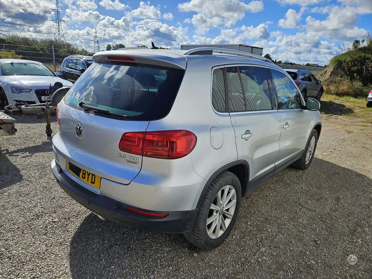 Volkswagen Tiguan 2013 — engine 1968 cm³