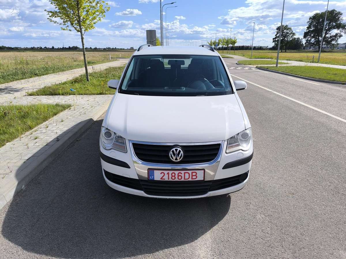 Volkswagen Touran 2007 — rear view