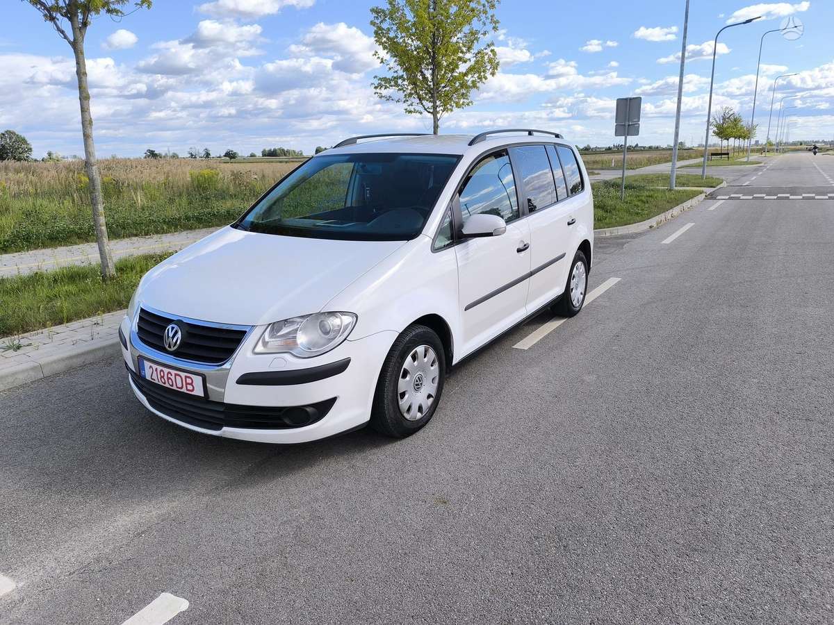 Volkswagen Touran 2007 — interior