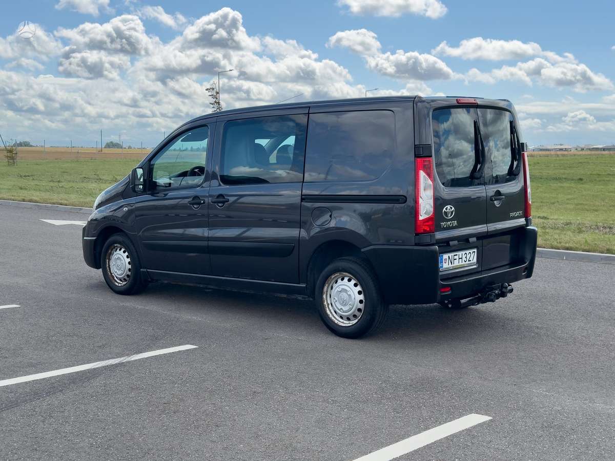 Toyota Proace 2014 — салон