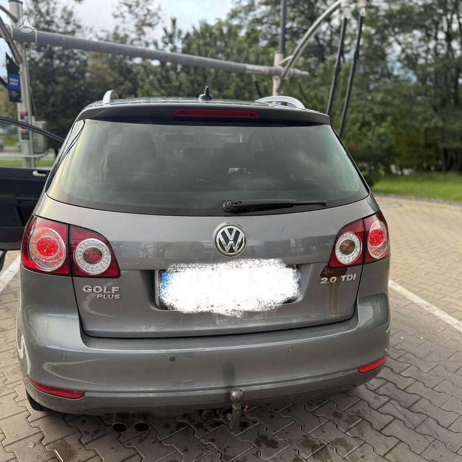 Volkswagen Golf 2013 — rear view