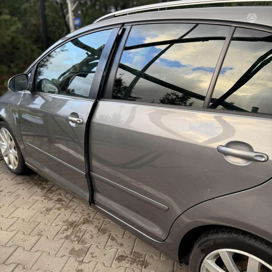 Volkswagen Golf 2013 — interior