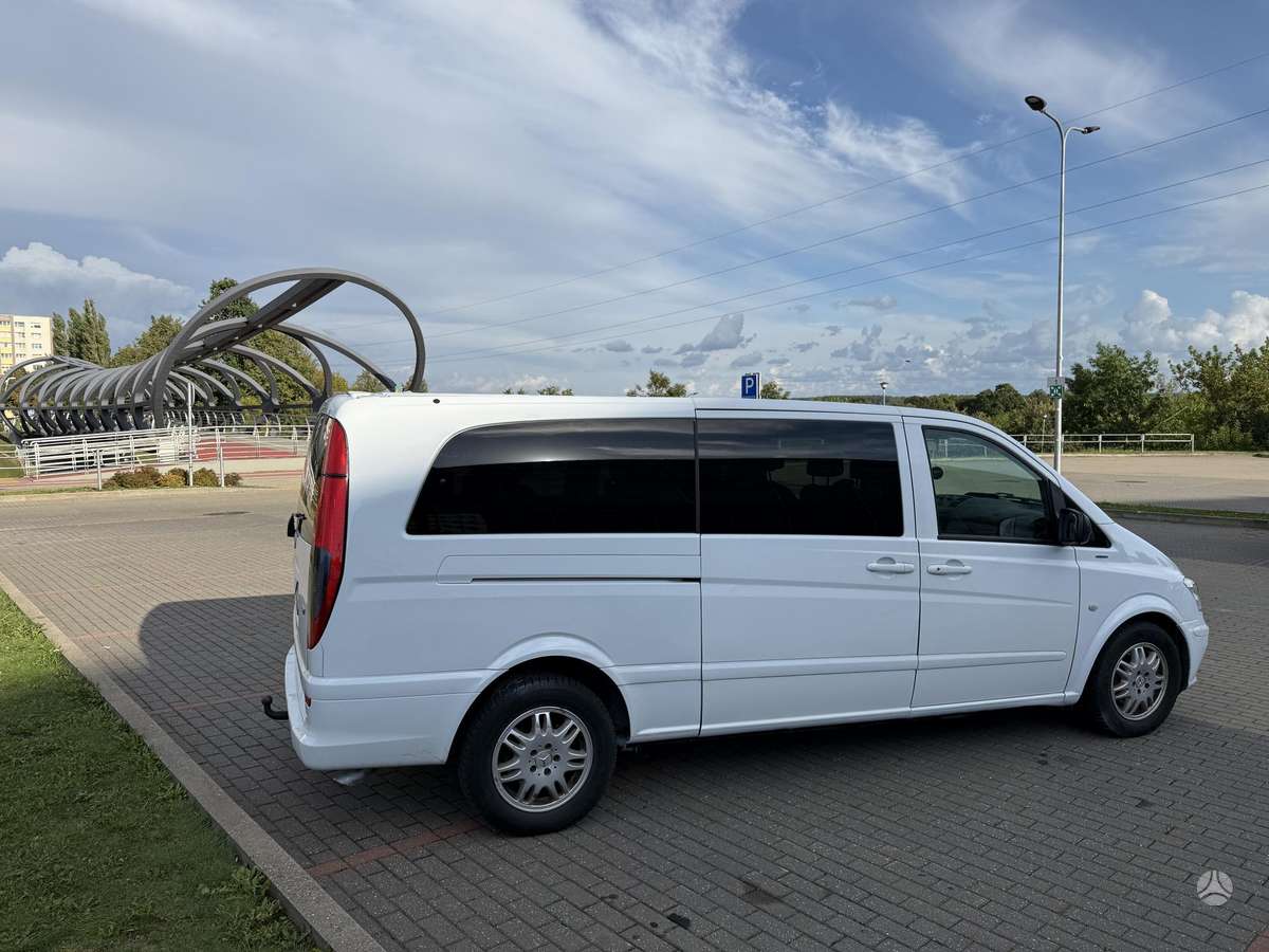 Mercedes-Benz Vito 2012 — rear view
