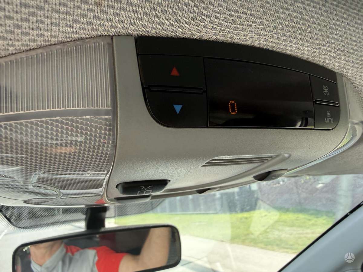 Mercedes-Benz Vito 2012 — photo 8