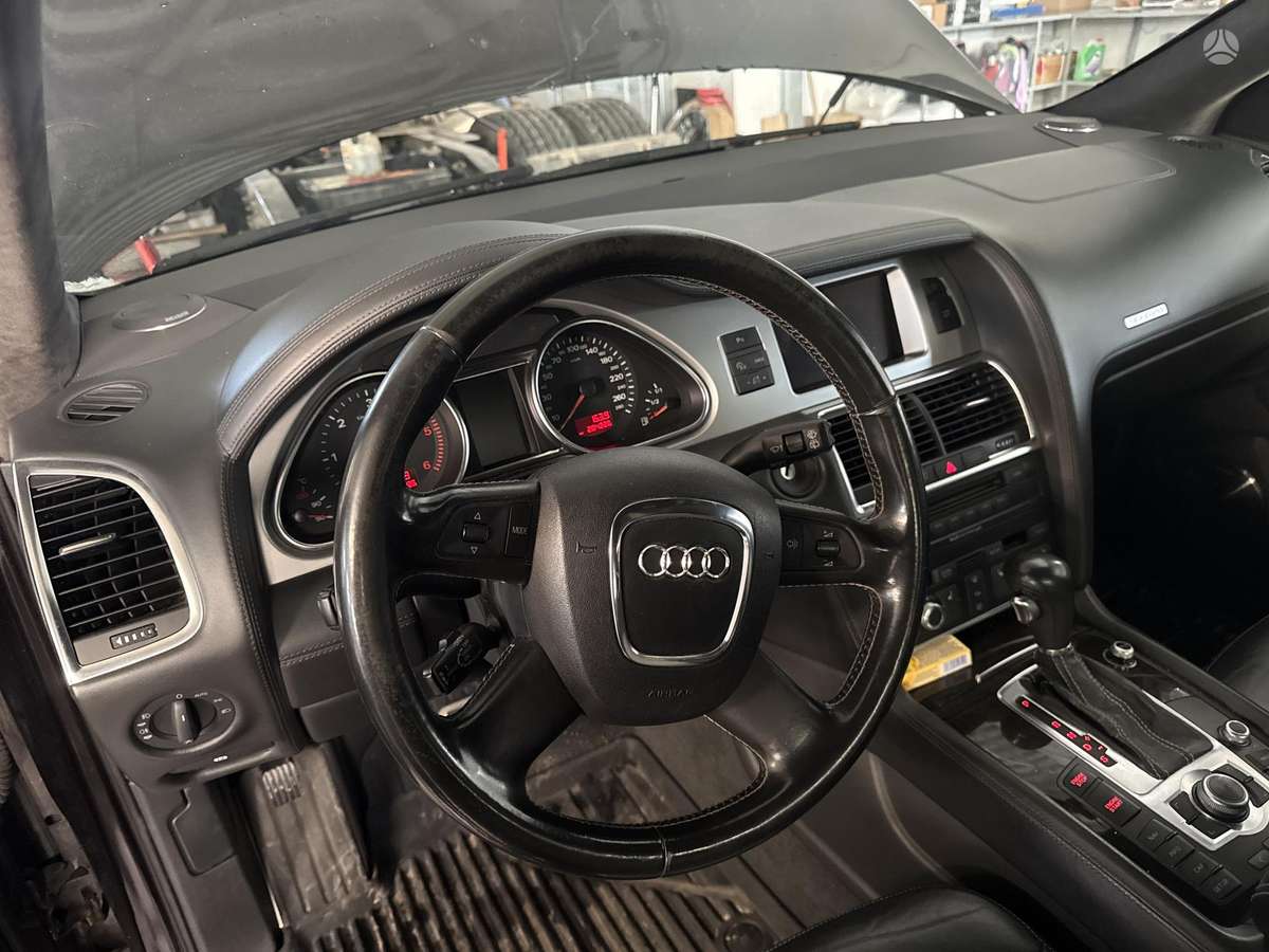 Audi A6 2008 — interior