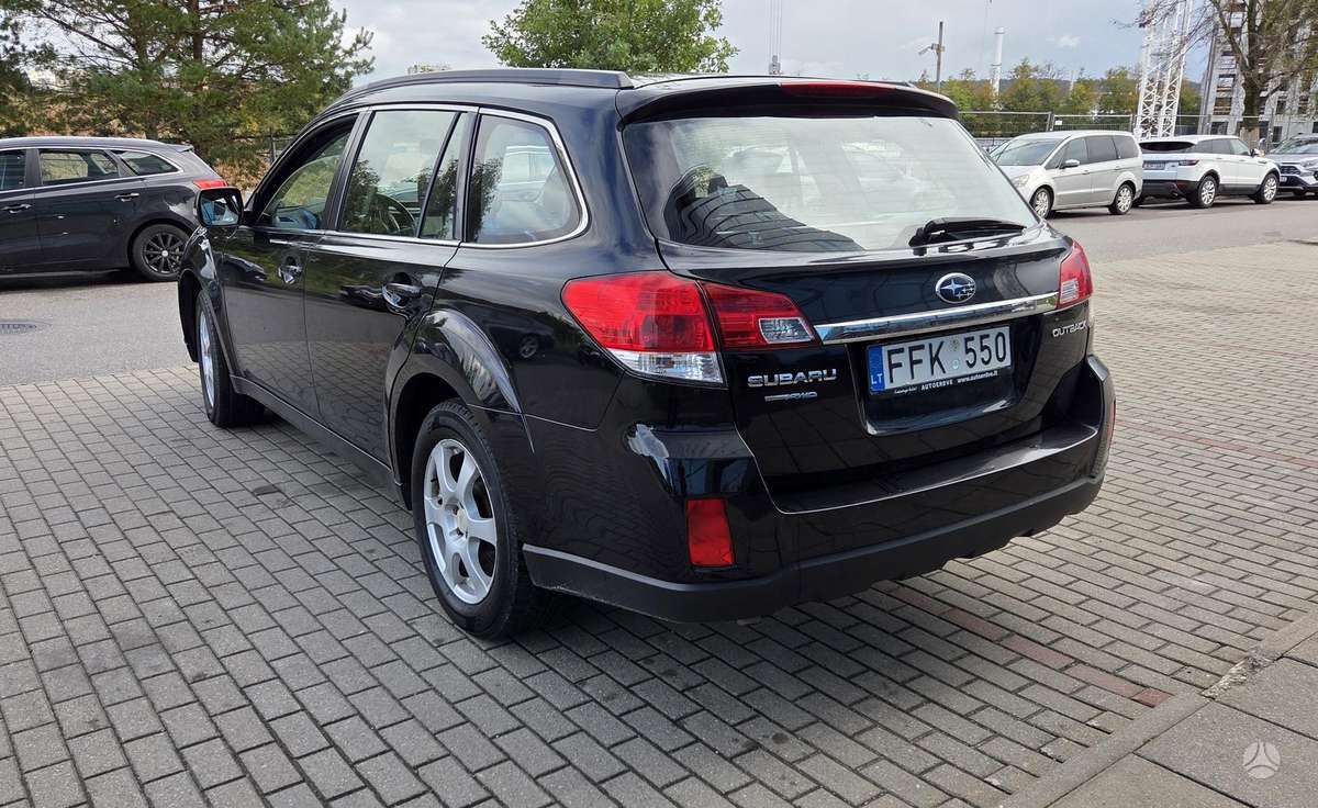 Subaru Outback 2011 — engine 2457 cm³, 167 HP (123kW)