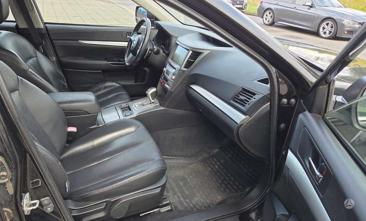 Subaru Outback 2011 — photo 6