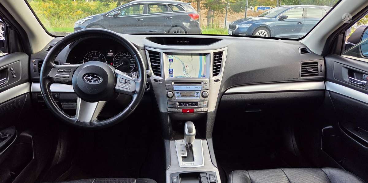 Subaru Outback 2011 — photo 9