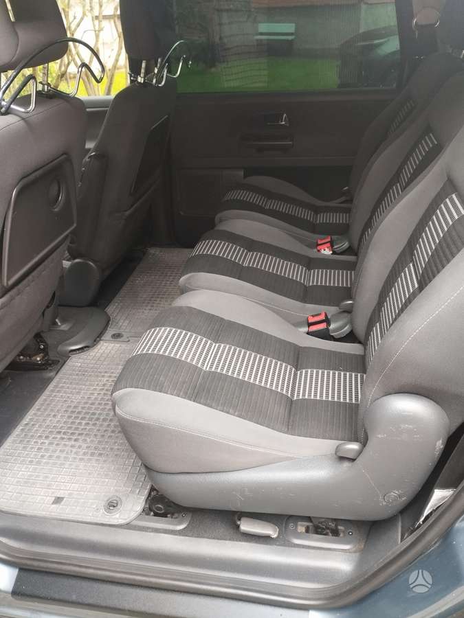 Volkswagen Sharan 2009 — photo 11