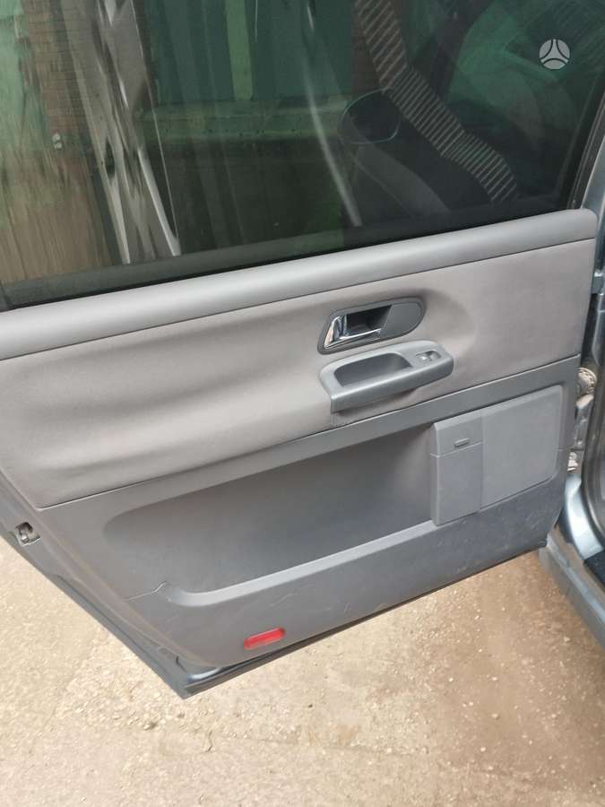 Volkswagen Sharan 2009 — photo 12