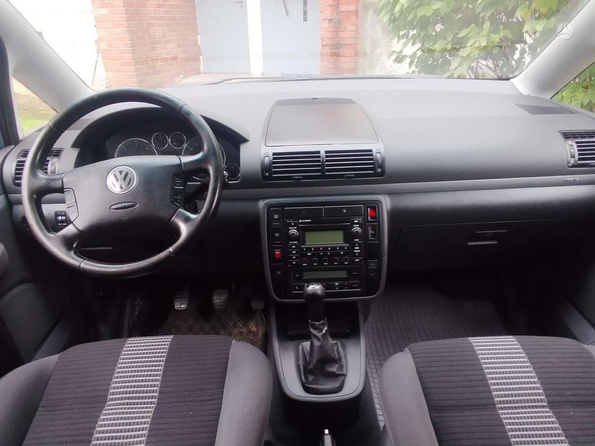 Volkswagen Sharan 2009 — photo 6