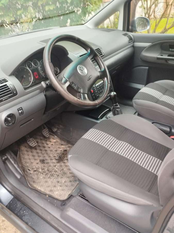 Volkswagen Sharan 2009 — photo 7