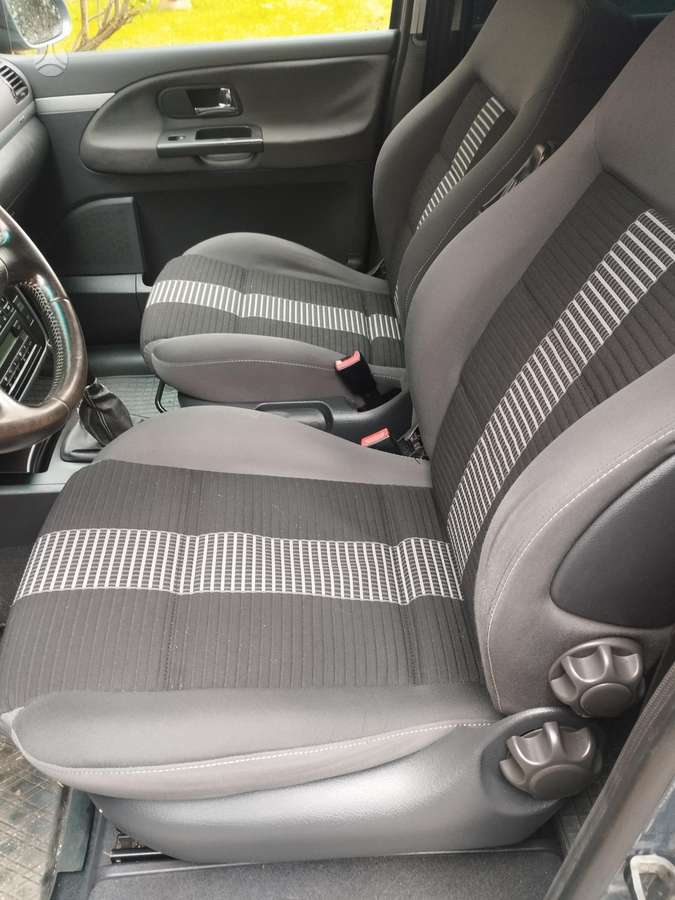Volkswagen Sharan 2009 — photo 8