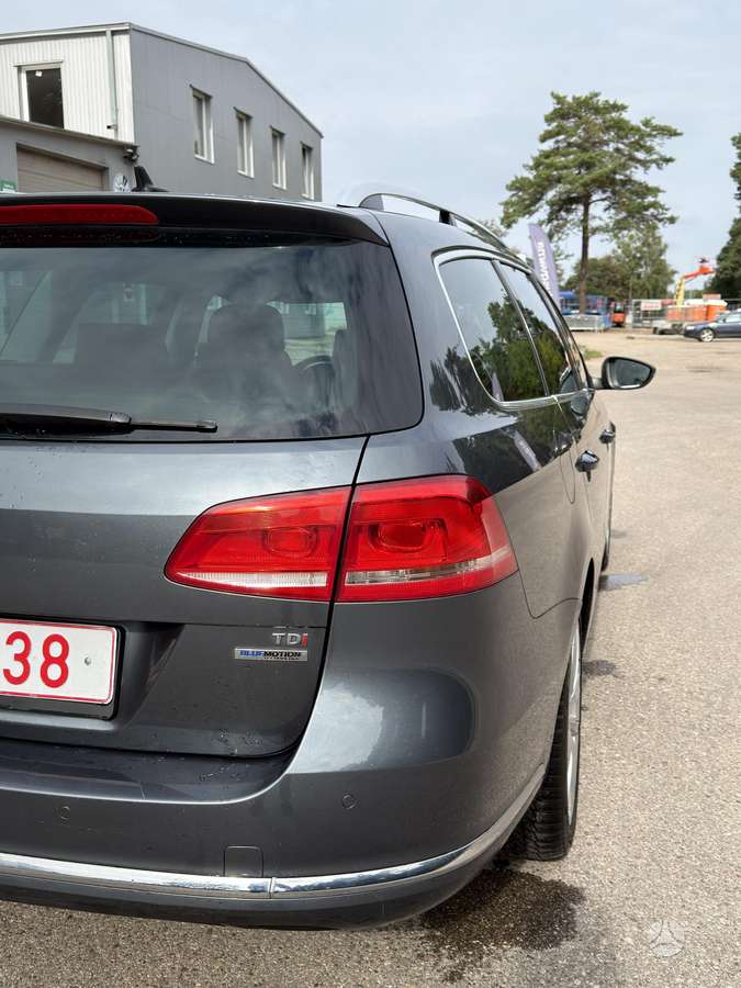 Volkswagen Passat 2013 — photo 11