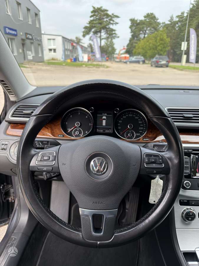 Volkswagen Passat 2013 — photo 25