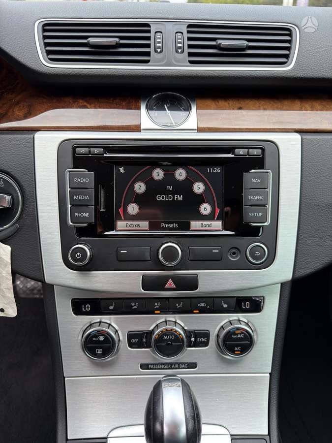 Volkswagen Passat 2013 — photo 26